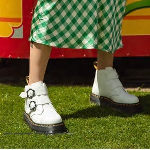 DR. MARTENS DEVON FLOWER BUCKLE LEATHER PLATFORM BOOTS